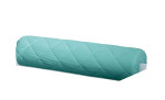 Die Paidi Comfort-Rolle Kidsworld ist ein langes, zylindrisches Türkis-Rollenkissen mit Karosteppung auf weißem Hintergrund.