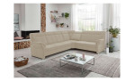 Komfort-Ecksofa plano|FORM Favorit, in der Farbausführung Beige, in einem Raum stehend mit der Relaxfunktion im rechten Eckteil