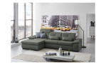 Komfort-Ecksofa plano|FORM Athen, in der Farbausführung Grün, in einem Raum stehend