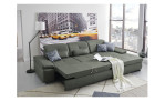 Komfort-Ecksofa plano|FORM Athen, in der Farbausführung Grün, in einem Raum stehend mit der  Schlaffunktion