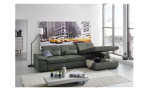 Komfort-Ecksofa plano|FORM Athen, in der Farbausführung Grün, in einem Raum stehend mit dem Bettkasten im Canape