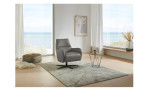 Komfort-Relaxsessel plano|FORM Tivoli, in der Farbausführung Grau, in einem Raum stehend