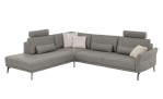 Komfort-Ecksofa plano|FORM Formello, in der Farbausführung Grau, mit Kissen und Kopfstützen
