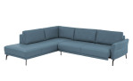 Komfort-Ecksofa plano|FORM Formello, in der Farbausführung Ocean, Schrägansicht mit Sitzvorzug