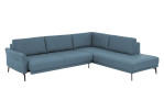 Komfort-Ecksofa plano|FORM Formello, in der Farbausführung Ocean, Schrägansicht mit Sitzvorzug