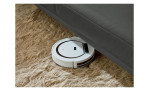 Detailfoto mit einem Staubsaugroboter 