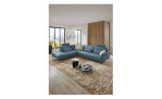 Komfort-Ecksofa plano|FORM Formello, in der Farbausführung Ocean, in einem Raum stehend