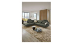 Komfort-Ecksofa plano|FORM Formello, in der Farbausführung Grün, in einem Raum stehend
