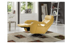 Basis-Relaxsessel plano|FORM Freeway, in der Farbausführung Yellow, in einem Raum stehend, mit der Relaxfunktion