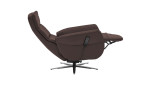 Komfort-Relaxsessel plano|FORM Rimini in der Farbausführung Braun, Seitenansicht mit Relaxfunktion und Kopfpolsterfunktion