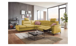 Komfort-Wohnlandschaft plano|FORM Enna, in der Farbausführung Yellow, in einem Raum stehend mit der Relaxfunktion im linken Element