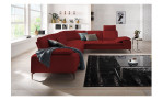 Komfort-Ecksofa Valentino, in der Farbausführung Dunkelrot, in einem Raum stehend, Frontansicht