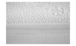Nahaufnahme des Schlafkissens „Easydream“ mit waschbarem Bezug, Netzband und dezentem gesticktem Schneeflockenmuster.