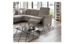 Detailbild Relaxfunktion und aufgestelltes Kopfpolster Komfort-Wohnlandschaft planoIFORM Euphoria in der Farbe Beige
