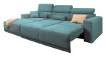 Komfort-Wohnlandschaft Carter in der Farbe Blau, Ottomane auf der linken Seite. In dekorierter Umgebung. Darstellung der Funktionen.