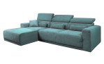 Basis-Wohnlandschaft Carter in der Farbe Blau, Ottoman auf der linken Seite. In dekorierter Umgebung. Darstellung der manuellen Kopfteilverstellung.