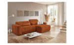 Wohnlandschaft Leona in Orange, pflegeleichter Microfaserbezug, mit Ottomane rechts im hell eingerichteten Wohnzimmer mit Parkett.