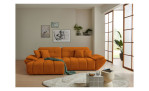 Wohnlandschaft Poppy in Orange mit Ottomane links, Microfaser-Wohnlandschaft im Wohnzimmer mit Couchtisch und Teppich.