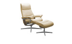 Relaxsessel mit Hocker Stressless View (M) Cross, in der Farbausführung Vanilla, Schrägansicht