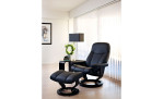 Stressless Sessel Consul (M) Classic mit Hocker in schwarz im Wohnzimmer