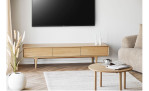 TV-Bank Nilla von House Nordic aus Eichenfurnier mit 2 Türen und 1 Schublade, Ansicht im Milieu