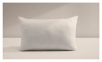 Kissenfüllung Fluff von Kave Home in 30 x 50 cm, Farbe Weiß, Ansicht im Milieu
