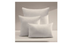Kissenfüllung Fluff von Kave Home in 30 x 50 cm, Farbe Weiß, Ansicht im Milieu