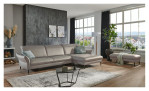 Komfort-Ecksofa MONDO Mirum in einerm Echtlederbezug in Granit. Auf einem dekorierten Hintergrund