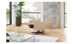 Komfort-Relaxsessel MONDO Ensemble Arame, in der Farbausführung Cream, in einem Raum stehend, mit der Relaxfunktion