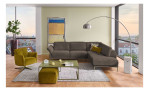 Komfort-Ecksofa MONDO Ensemble Lillia, in der Farbausführung Taupe, in einem Raum stehend, Frontansicht