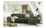 Komfort - Ecksofa Musterring MR 370, in der Farbausführung olive, in einem Raum stehend, Frontansicht