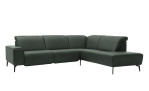 Komfort-Ecksofa MR 1320 in einem Echtleder-Bezug in Oliv. Schräge Frontansicht