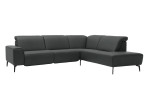 Komfort-Ecksofa MR 1320 in einem Echtleder-Bezug in Steel. Schräge Frontansicht