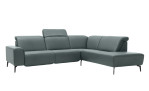 Basis-Ecksofa MR 1320 in einem Echtleder-Bezug in Opal. Mit gezeigter Kopfteilverstellung