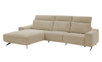 Komfort-Wohnlandschaft Musterrring MR 9450, in der Farbausführung Beige, Schrägansicht mit der Kopfpolsterfunktion