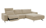 Komfort-Wohnlandschaft Musterrring MR 9450, in der Farbausführung Beige, Schrägansicht mit der Relaxfunktion im linken Element