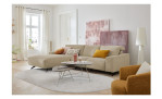 Komfort-Wohnlandschaft Musterrring MR 9450, in der Farbausführung Beige, in einem Raum stehend, Schrägansicht