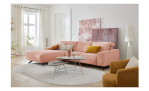 Komfort-Wohnlandschaft Musterrring MR 9450, in der Farbausführung Rose, in einem Raum stehend, Schrägansicht