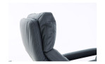 Komfort-Relaxsessel Impuls Lazyline in der Farbe Grau/Blau mit der Kopfstütze in der Detail zusehen.