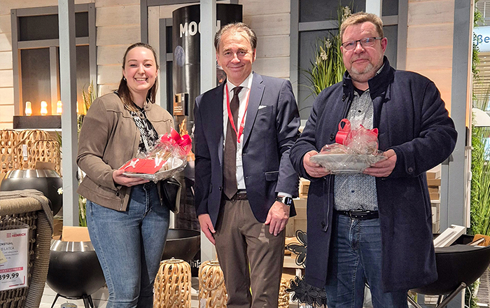 Preisübergabe Einkaufsgutscheine in der Möbel Heinrich Filiale in Kirchlengern