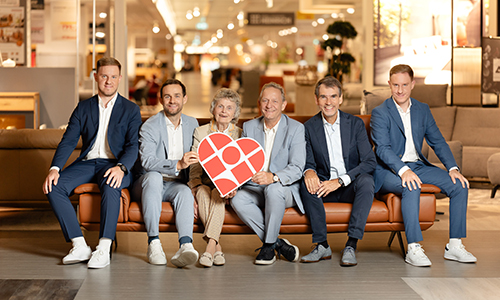 Familie Struckmann auf Sofa