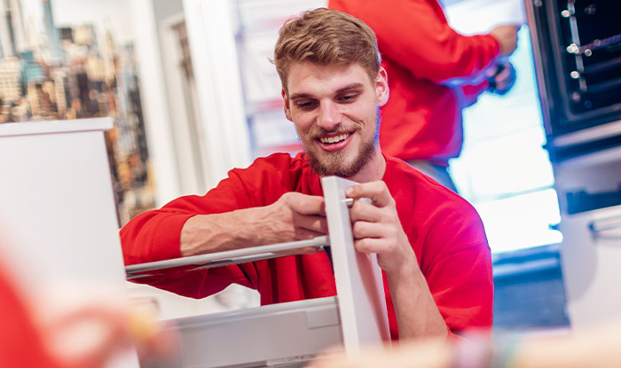 Möbelauslieferung und -montage einer Küche durch unsere Fachkräfte