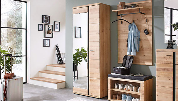 Garderobenschrank Sonos aus Massivholz