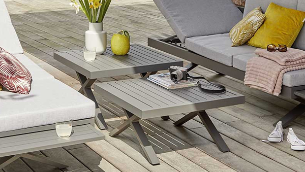 Beistelltisch Rieke aus pulverbeschichtetem Aluminium