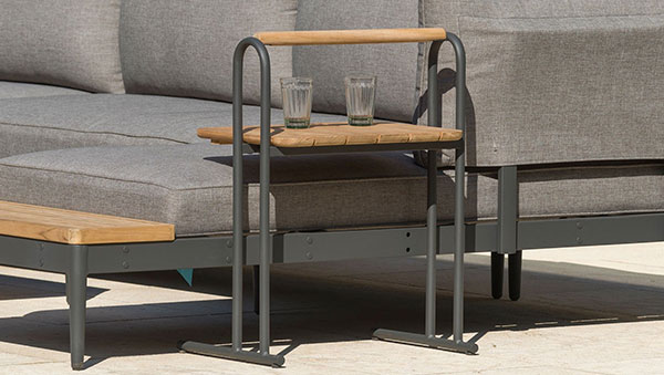 Gartenbeistelltisch mit Teakholzplatte