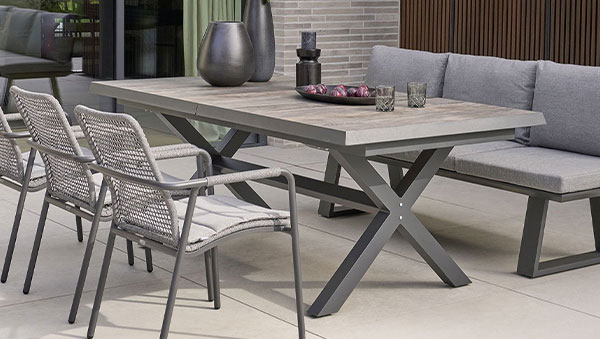 Gartenesstisch mit Keramik-Tischplatte