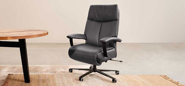 Schwarzer Leder Bürostuhl