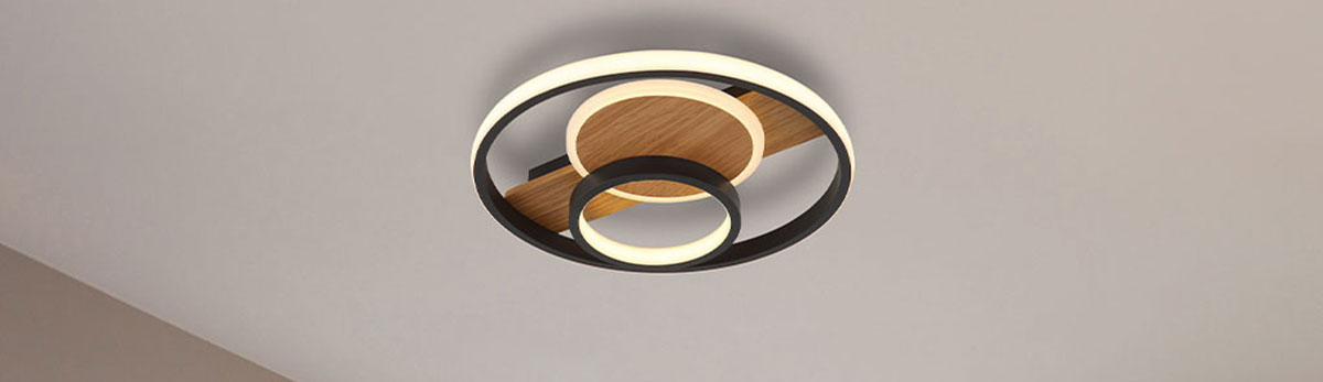 LED-Deckenleuchte Pikara mit runden Elementen in Holzfarbe und Schwarz