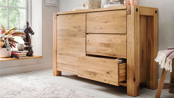 Kommode aus Massivholz