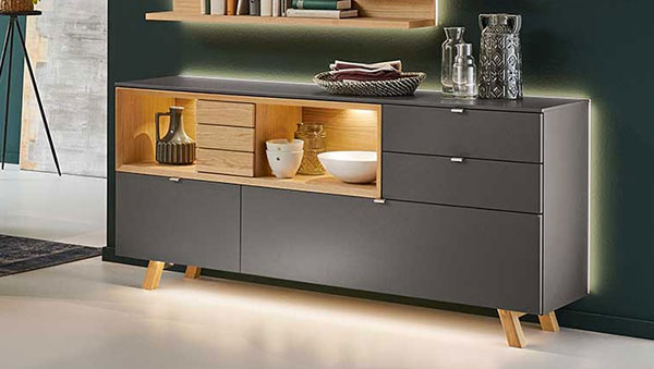 Sideboard mit Lack